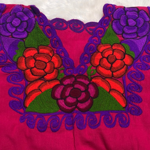 Fuchsia Mexican embroiled top - Picture 5 of 5